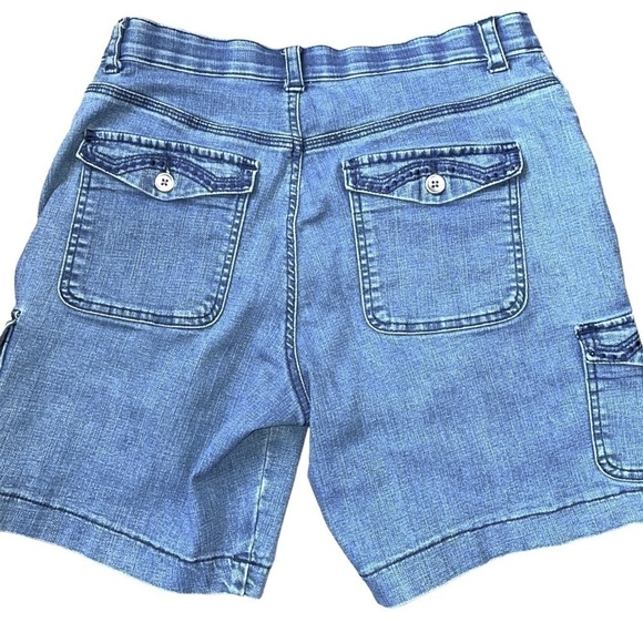 LEE ladies denim shorts, size 8P, comfort stretch waist, embroidered detail - Picture 5 of 6